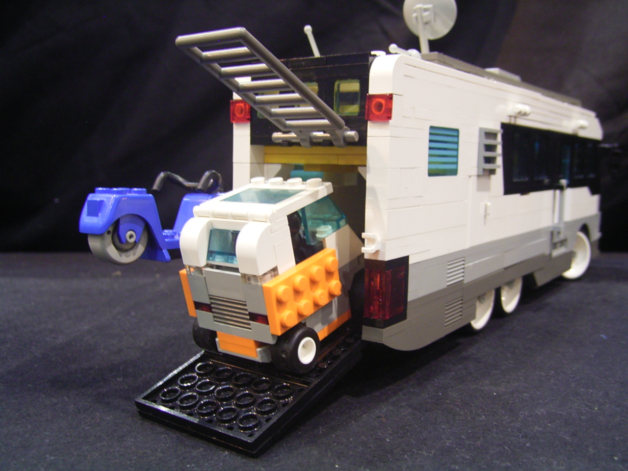open_the_garage_3.jpg