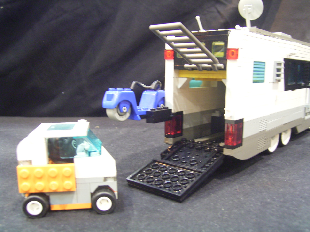 open_the_garage_4.jpg