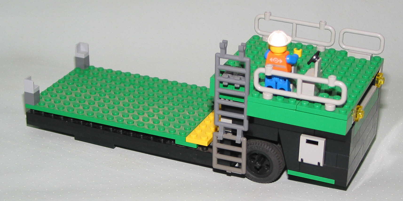 my_heavy_duty_airport_cargo_loader.jpg