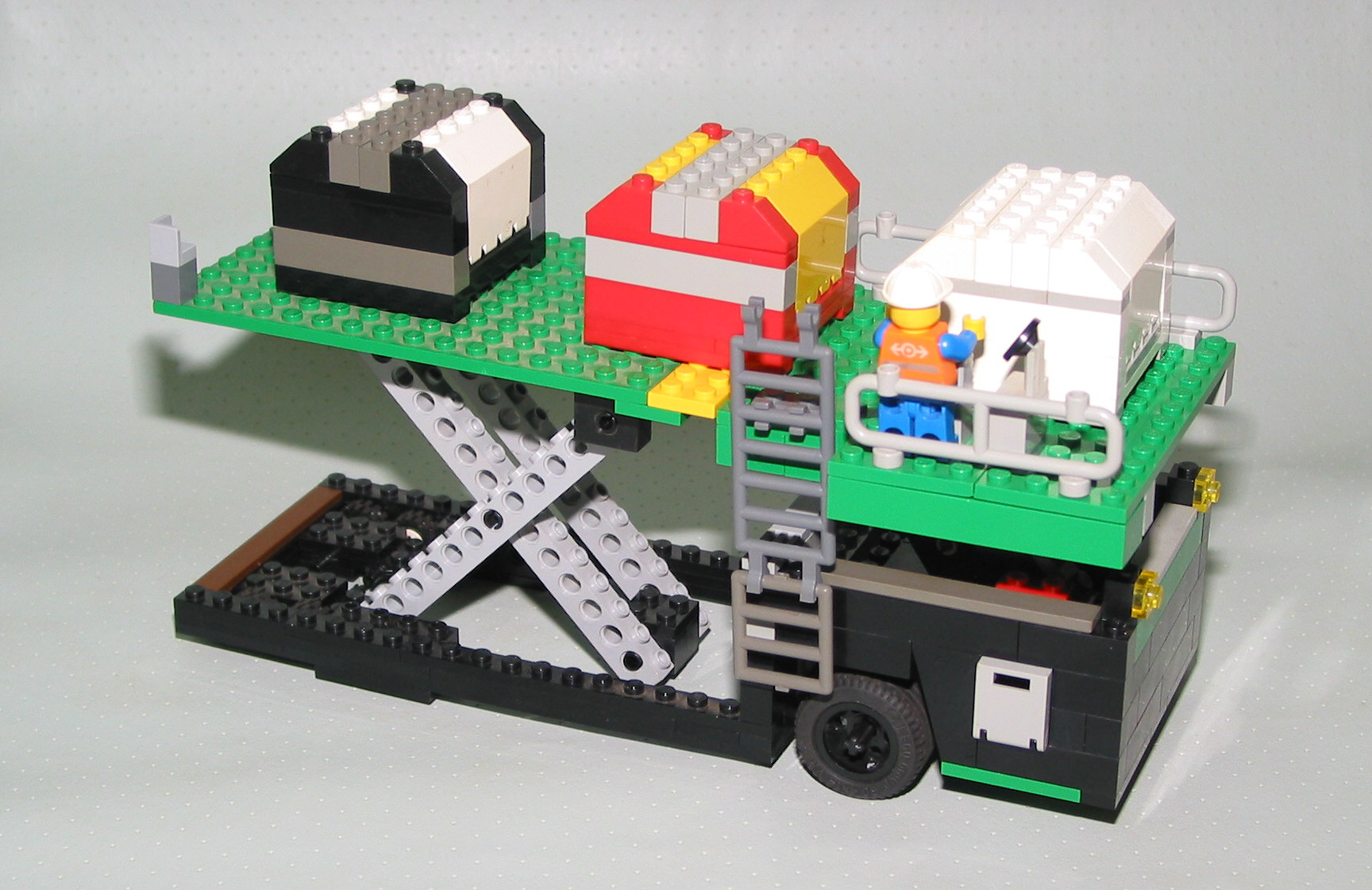 my_heavy_duty_airport_cargo_loader_3.jpg