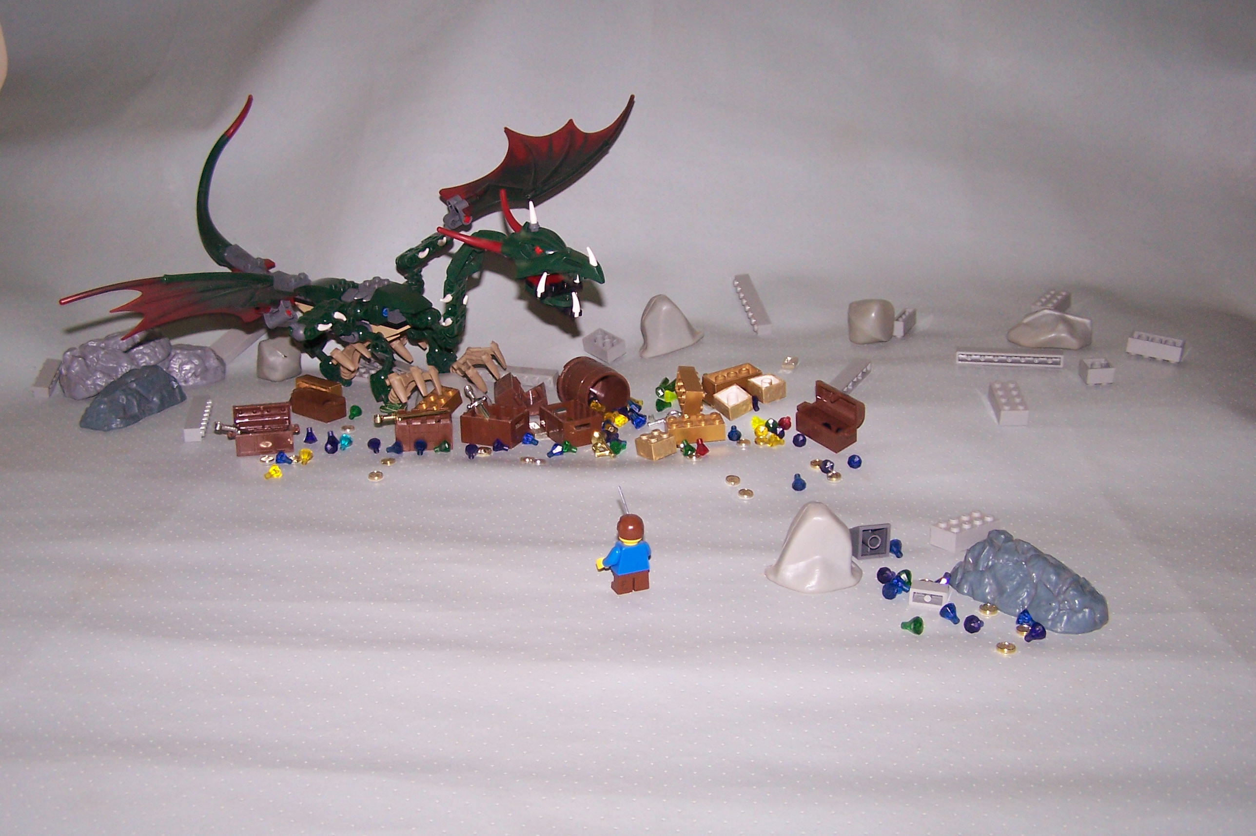 smaug_vs_bilbo.jpg