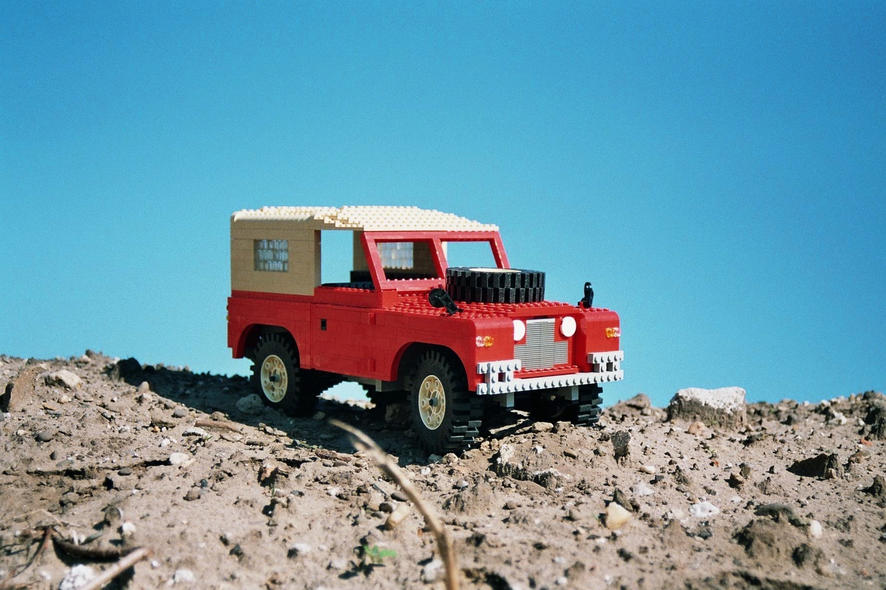 landrover_1op10_12.jpg