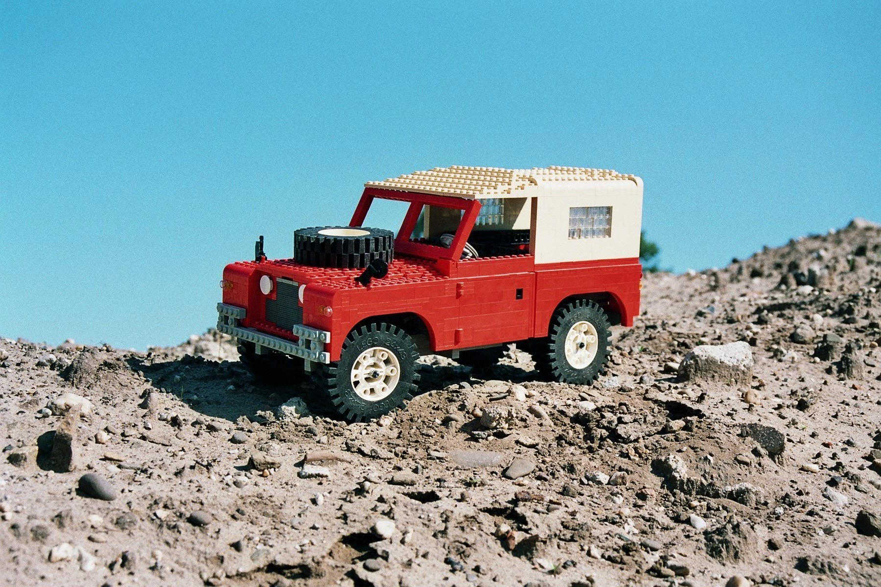 landrover_1op10_8.jpg