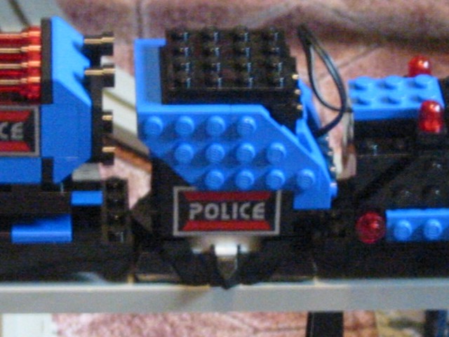 10.space_police_i_engine.jpg
