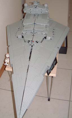 imperial_star_destroyer_front.jpg
