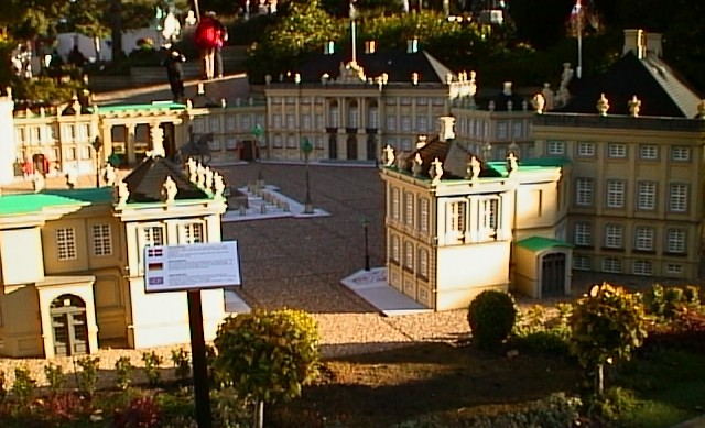 amalienborg1.jpg