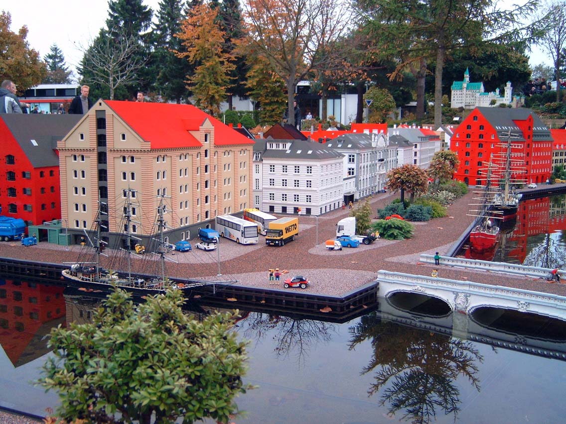 011-miniland.jpg