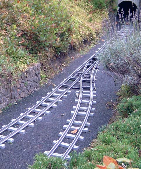 071-miniland-traintracks.jpg
