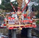 077-oilrig.jpg