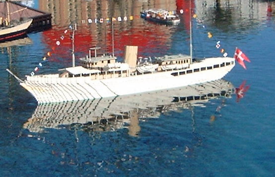 boat02.jpg