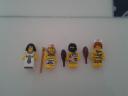 4_minifigs.jpg