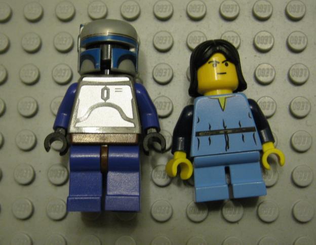 7153_minifigs.jpg