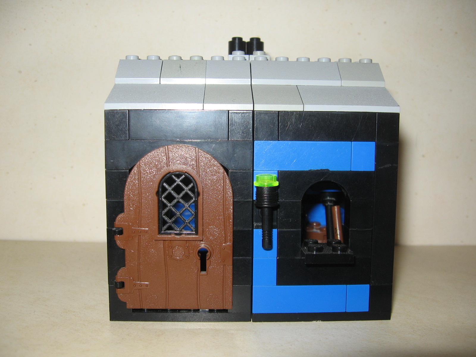alchemist_house__front..jpg