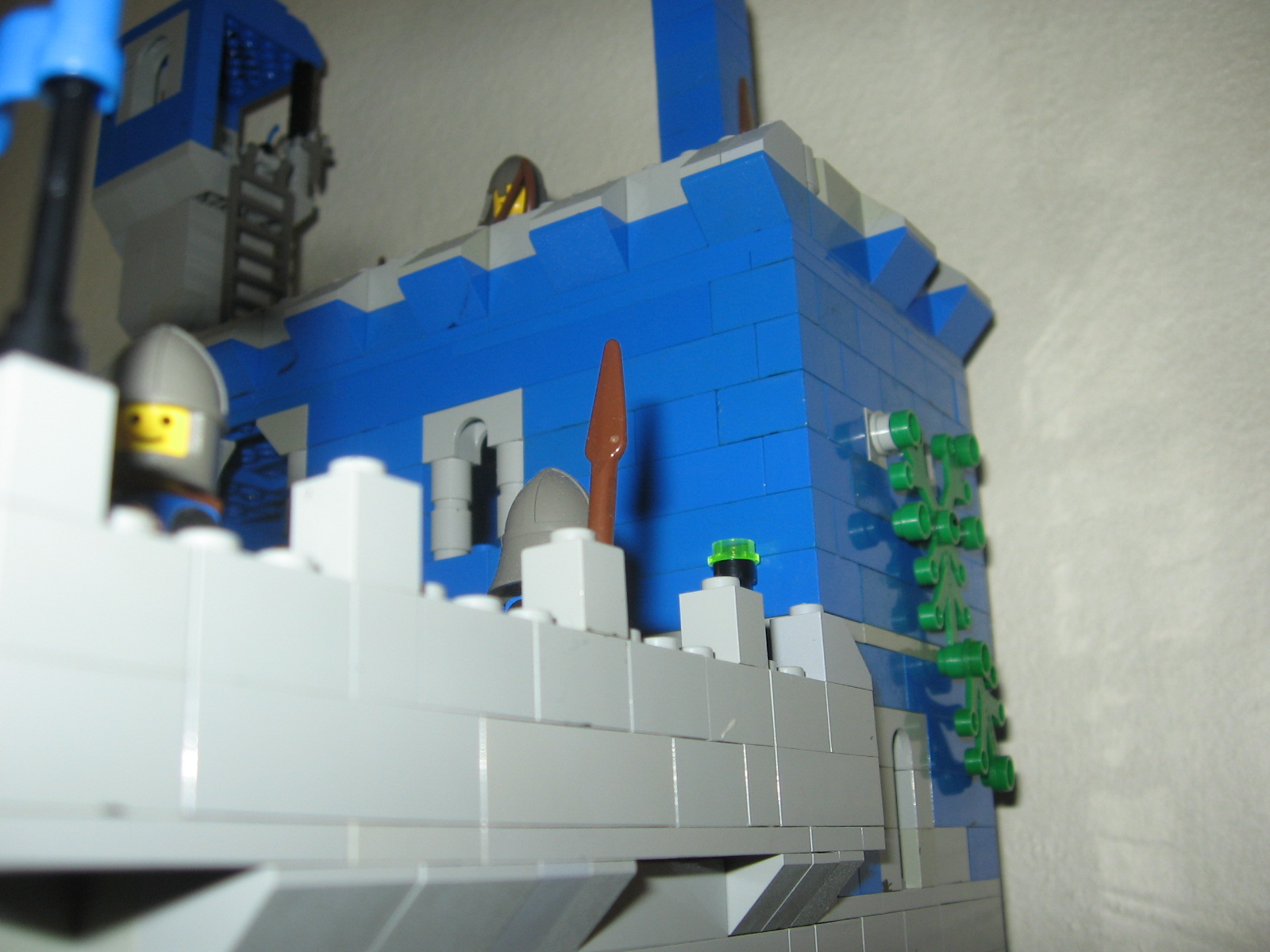 wall_and_guards_2.jpg