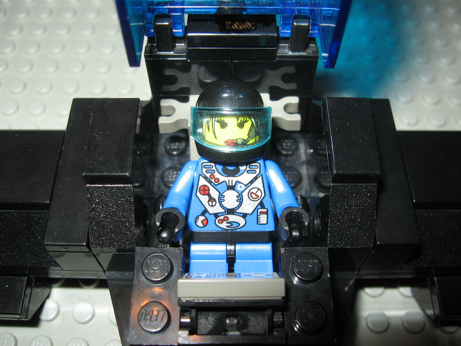 pilot_in_cockpit.jpg
