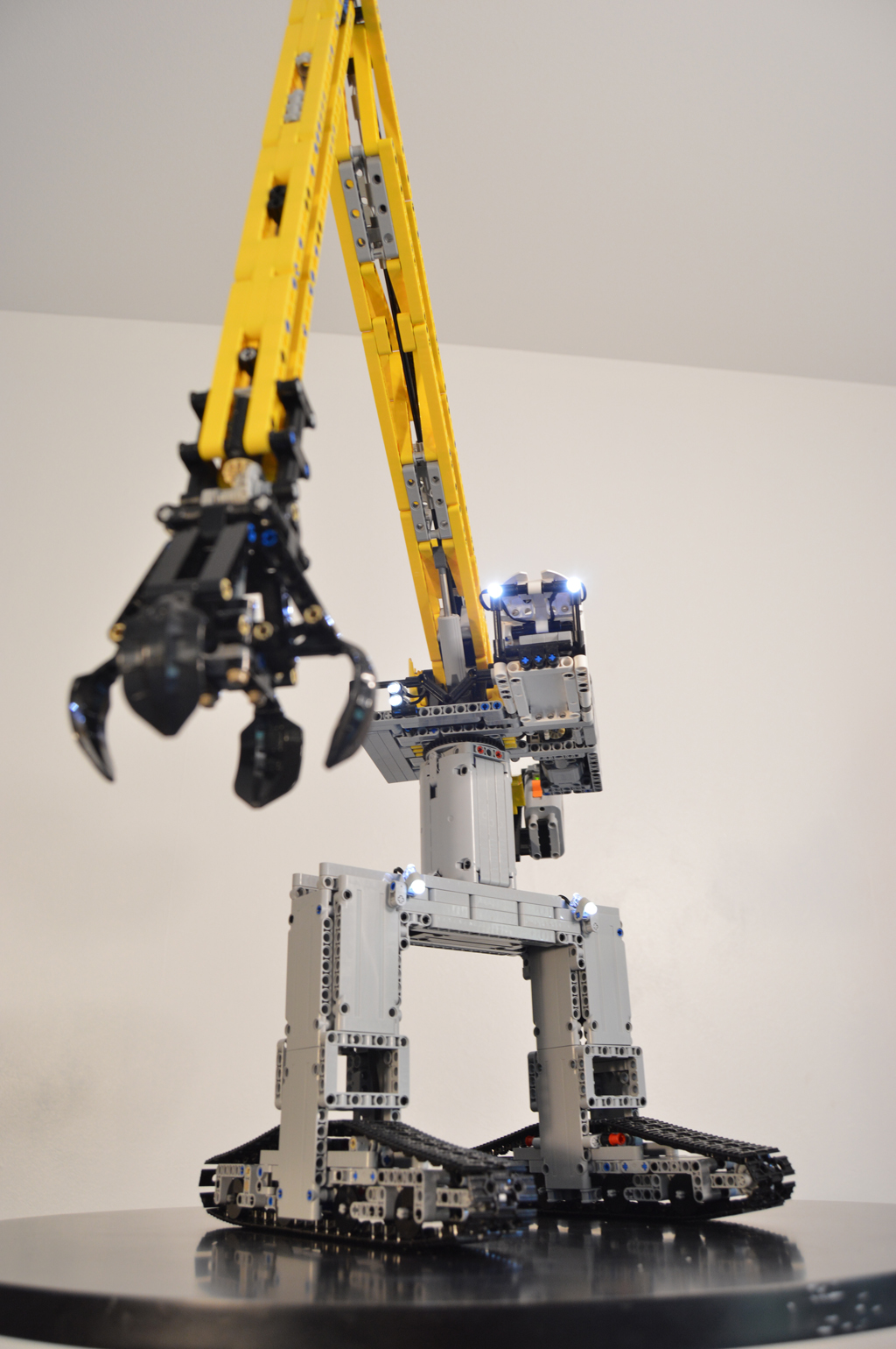 02_balanced_material_handler.jpg