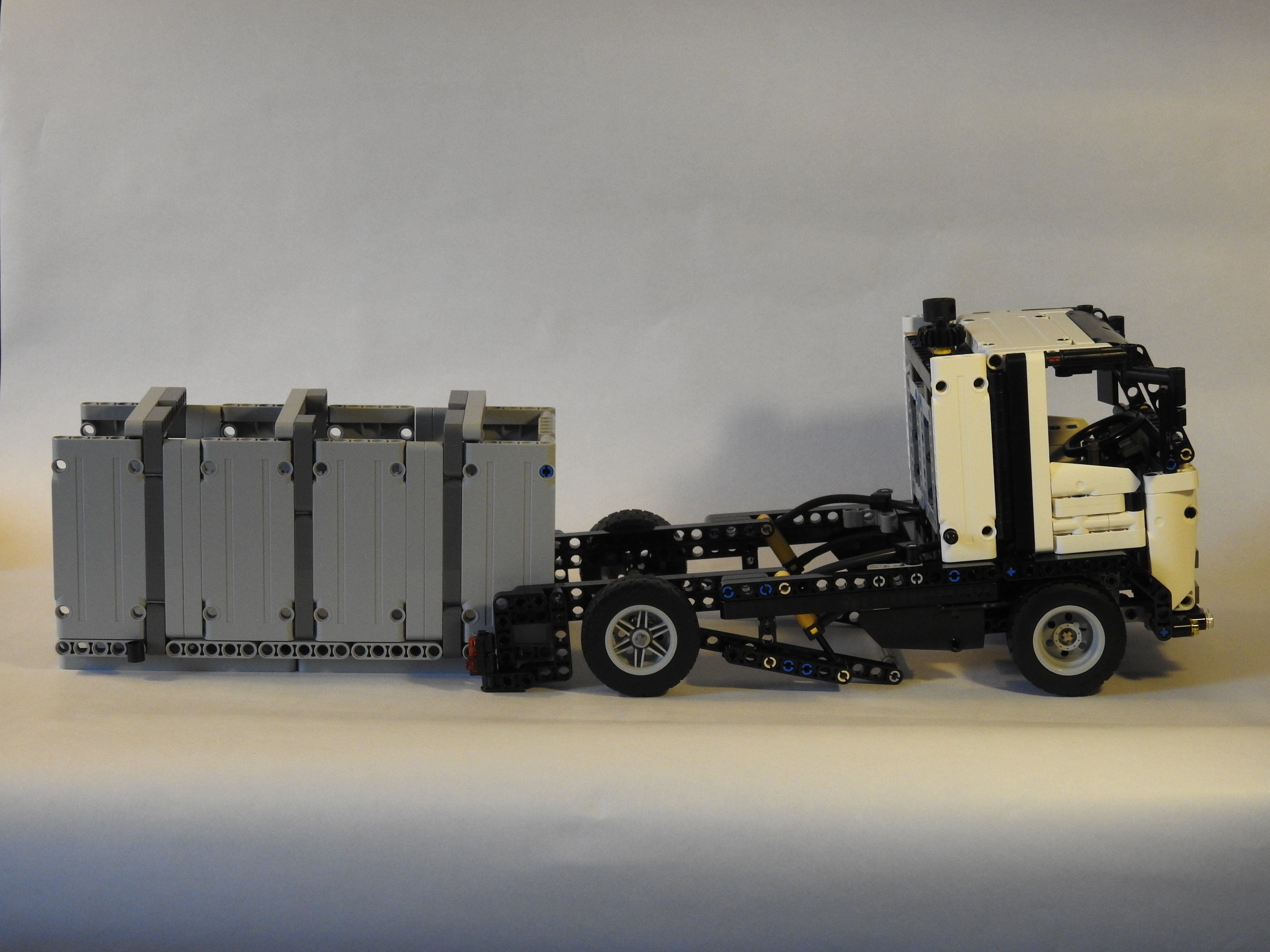 08_lower_position_with_container.jpg