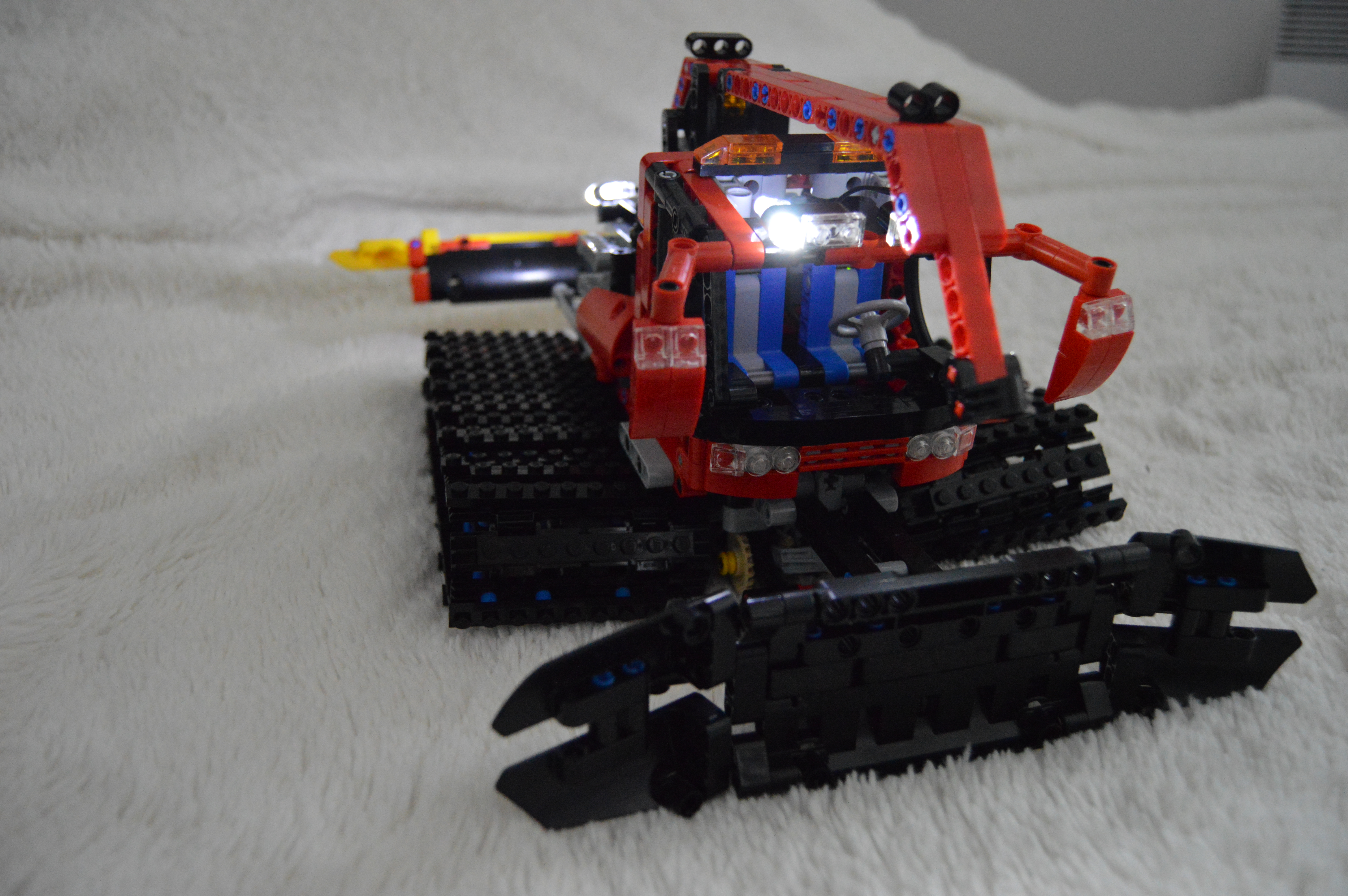 01_front-in_snow.jpg