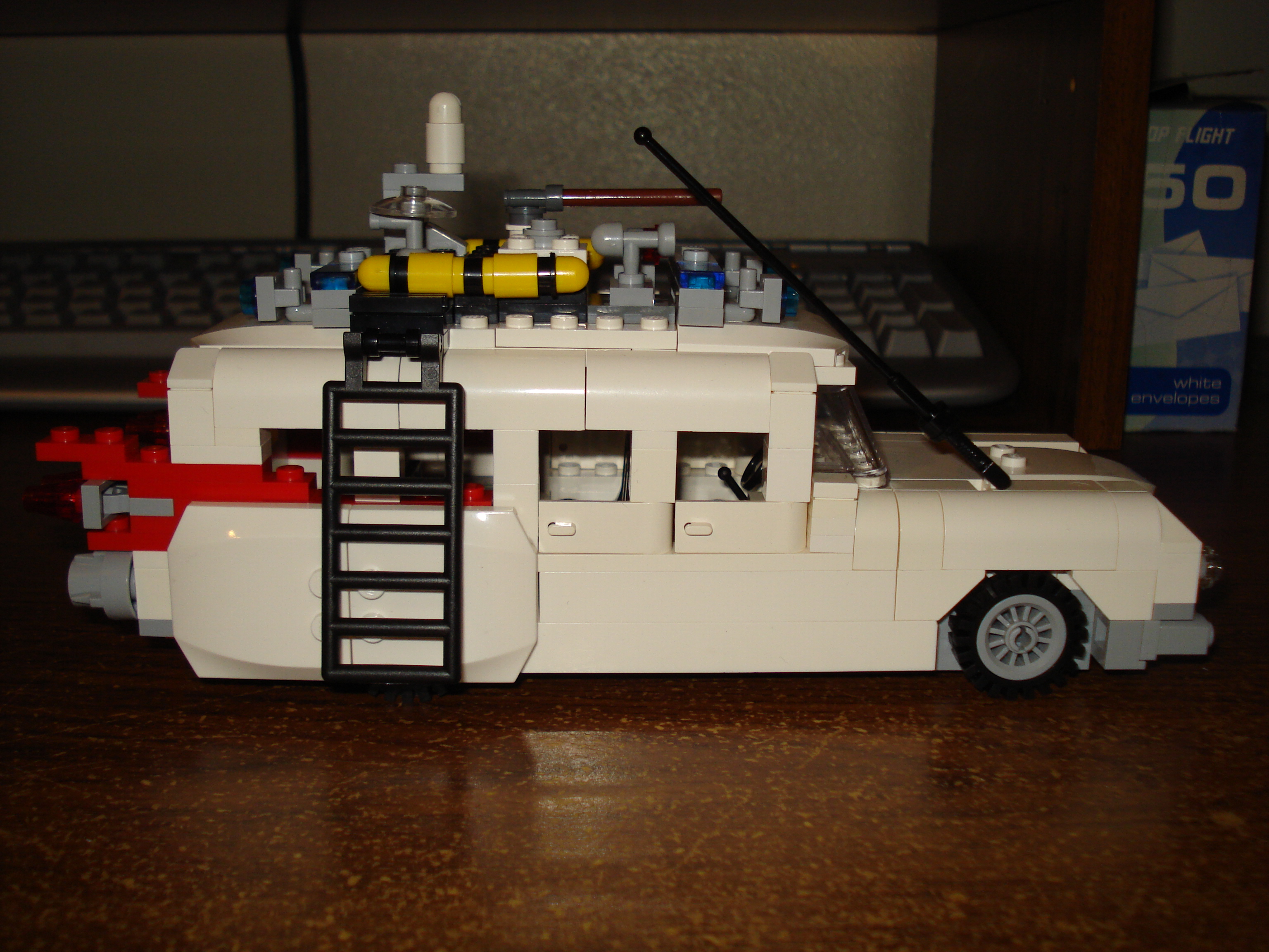 ecto-1_04.jpg