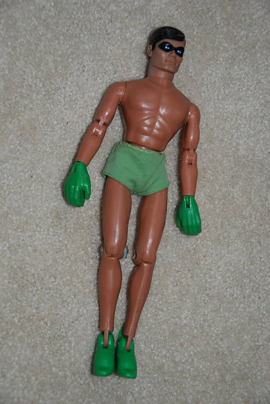 mego_robin_12_inches_mag.jpg
