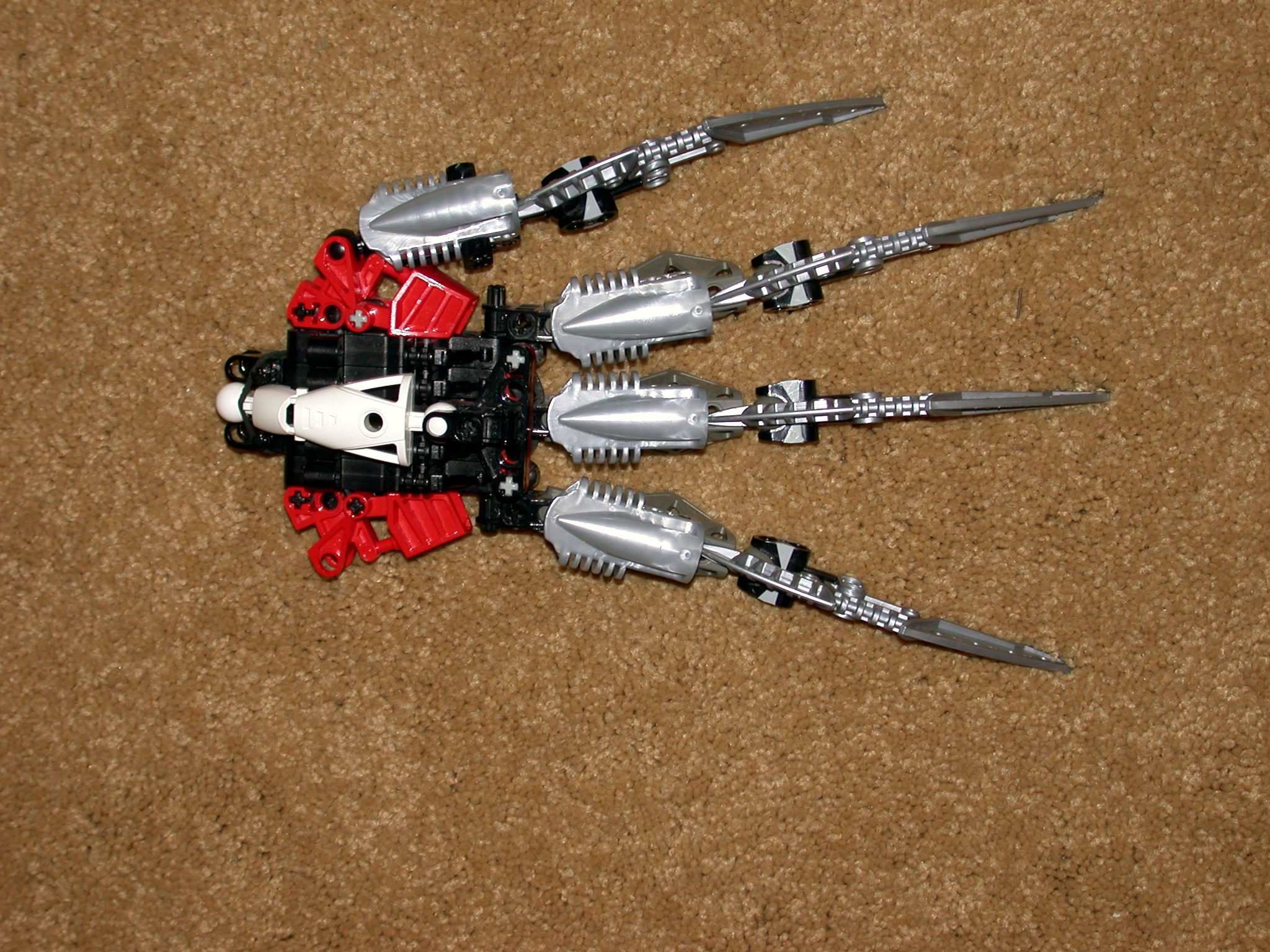 detaileideannhandtop.jpg