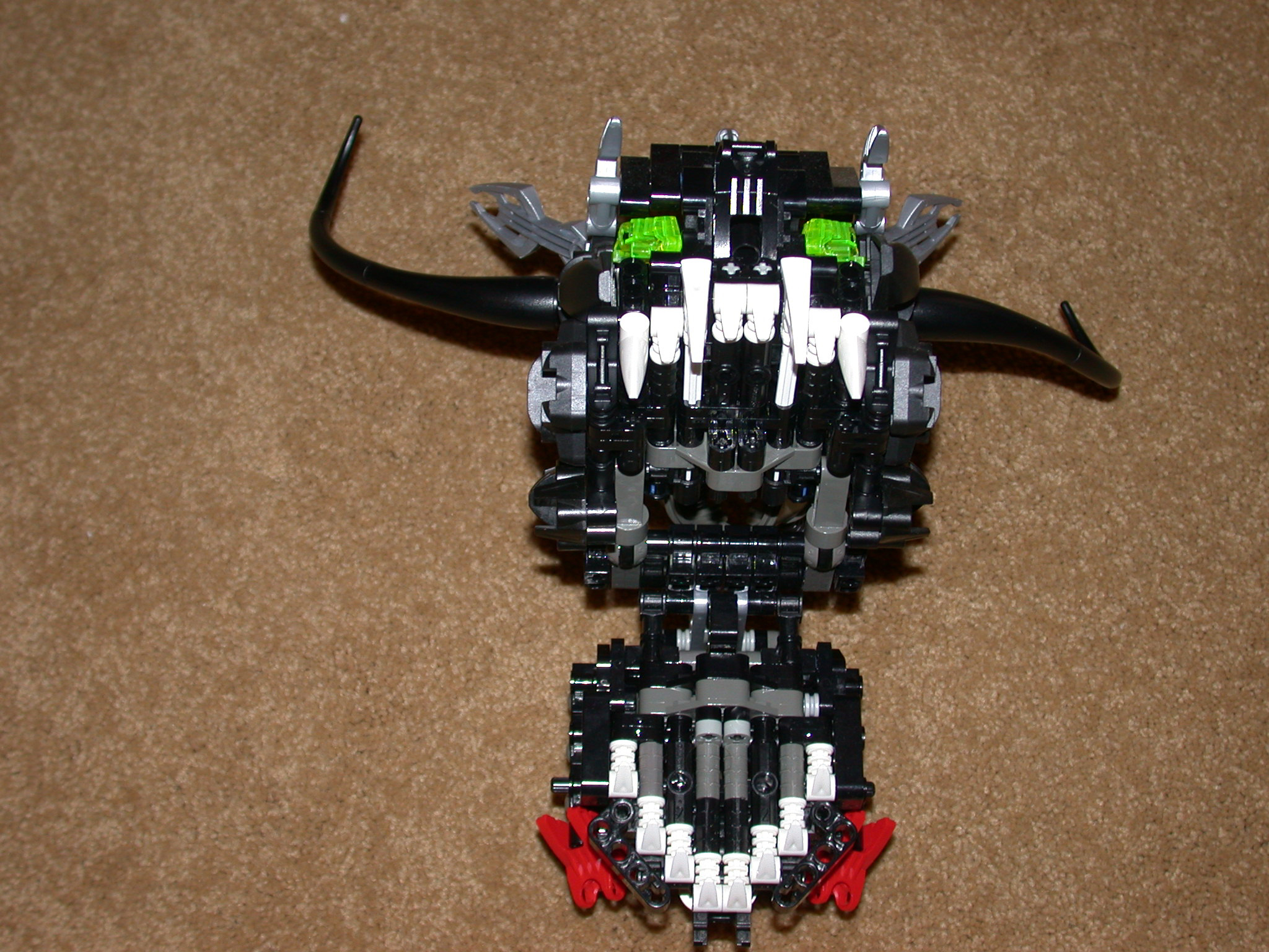 detaileideannheadjaws.jpg