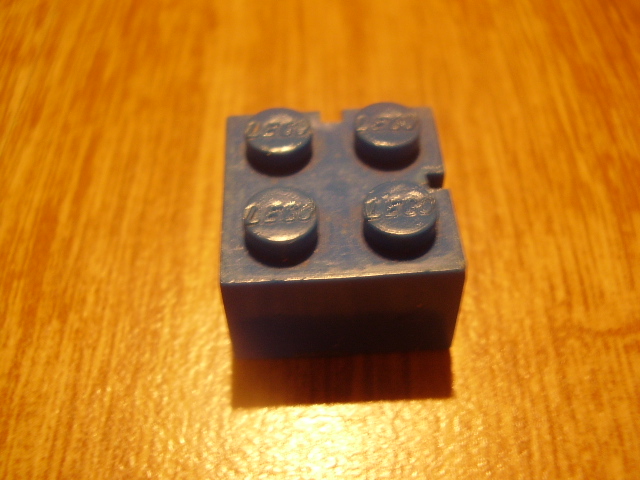 slotted_brick_2x2_corner_blue.jpg