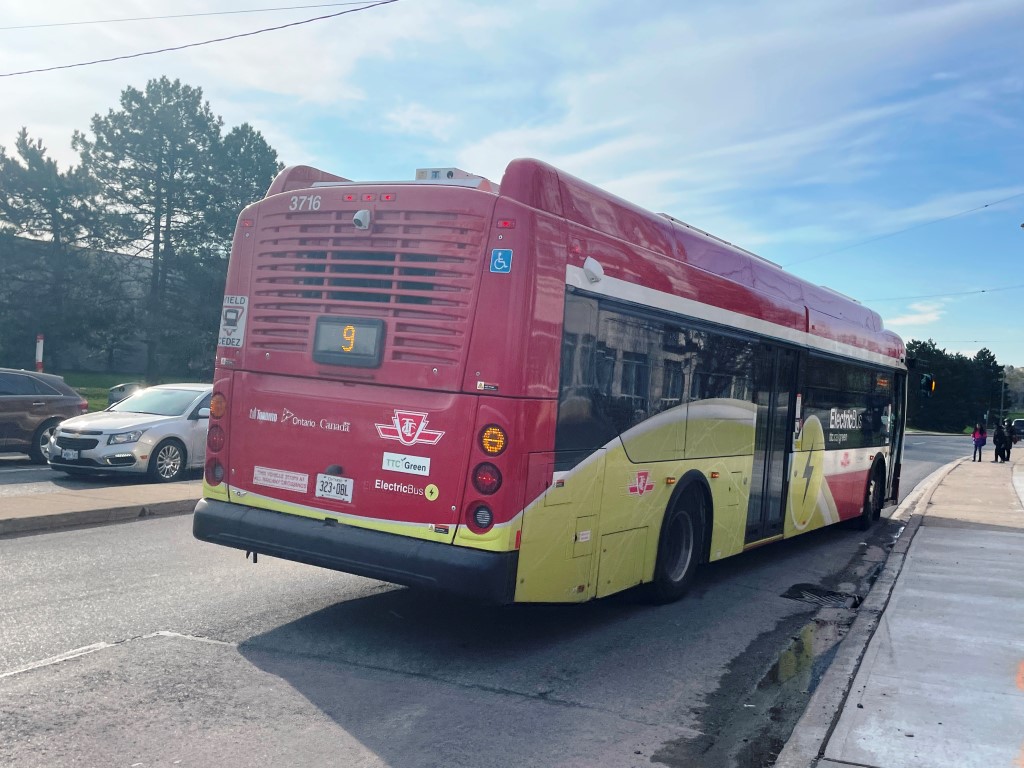 3716-3.JPG