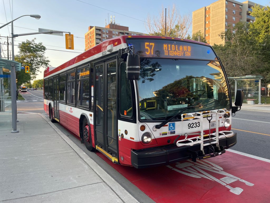 9233-2.JPG