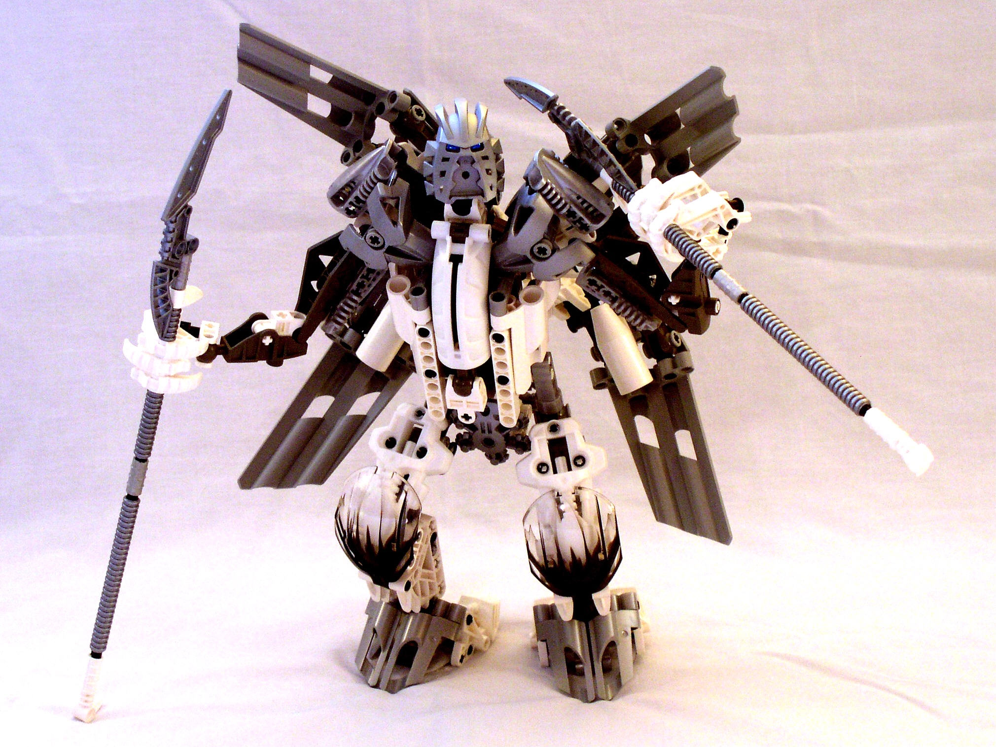 mn2_1pose.jpg