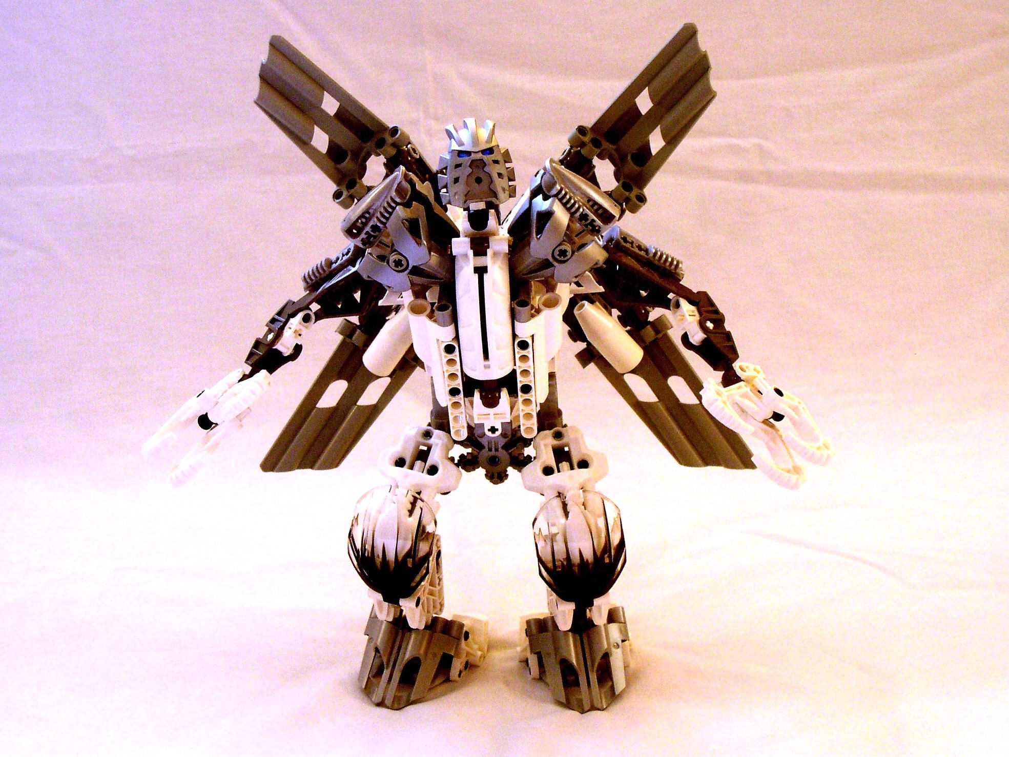 mn2_7pose.jpg