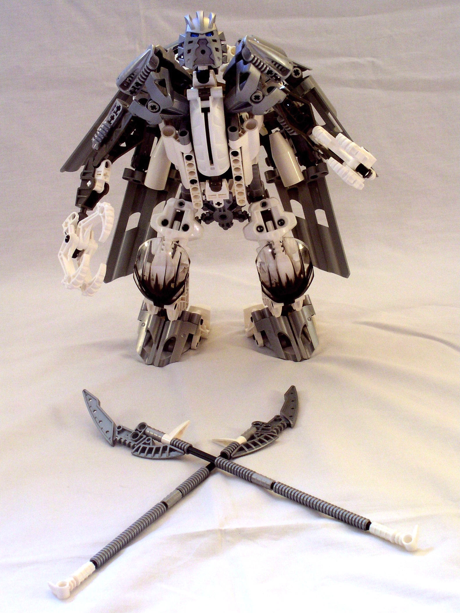 mn2_8pose.jpg