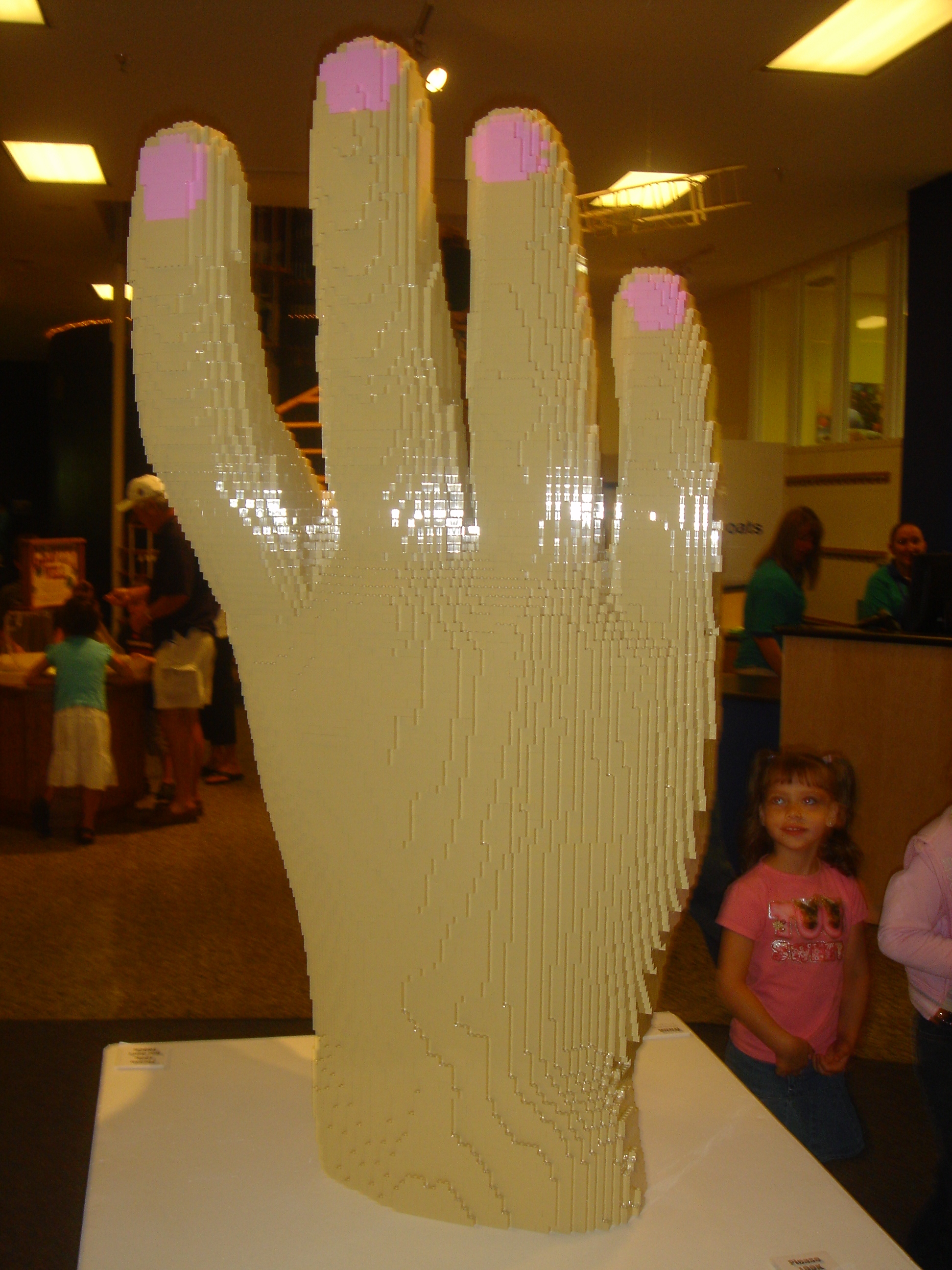 the_hand_02.jpg