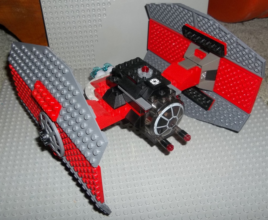 darth_vader_tie_fighter_2.jpg