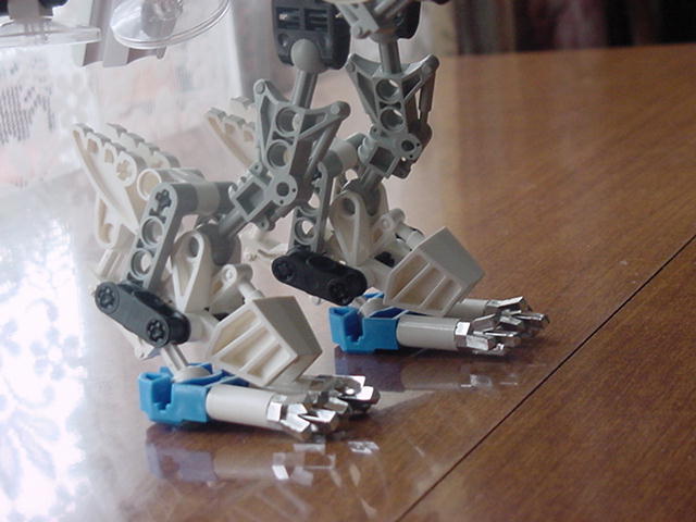 toa_ko-_feet.jpg