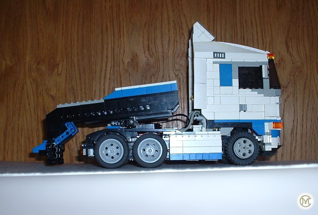 scania_with_gooseneck_3.jpg