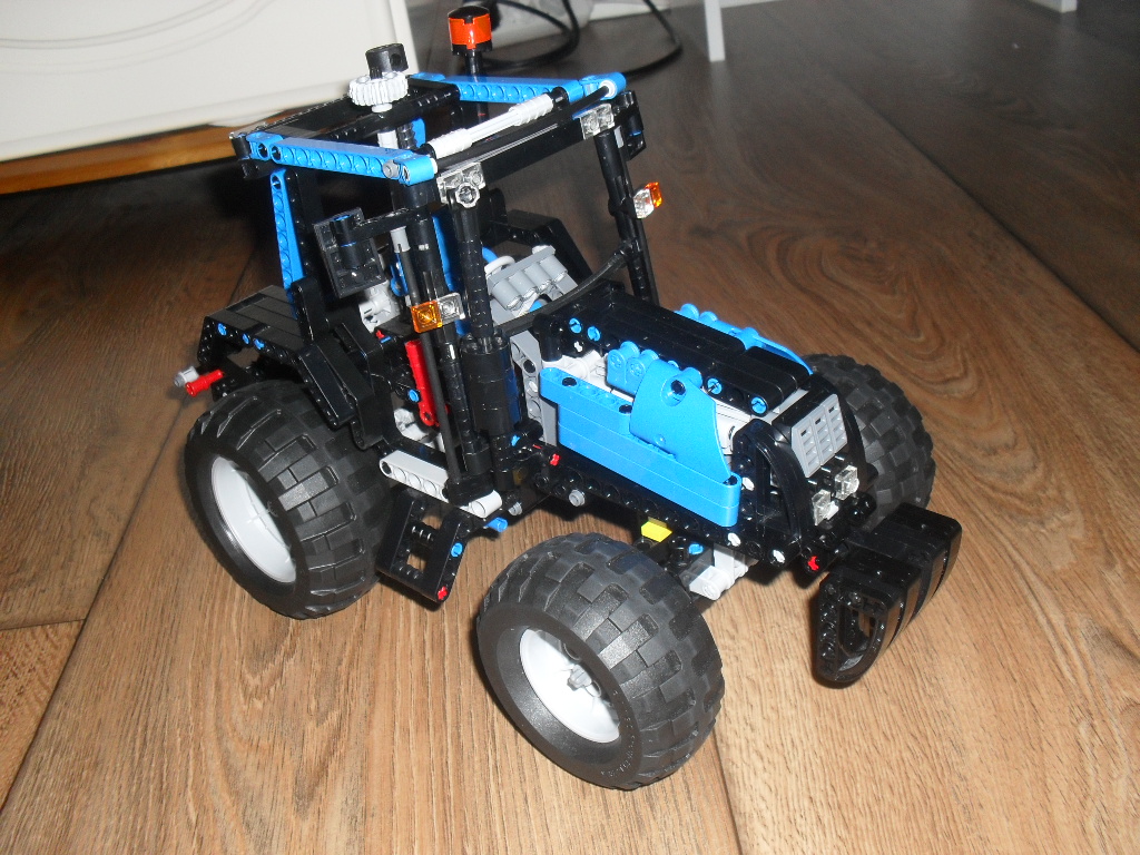 valtra_6800_001.jpg