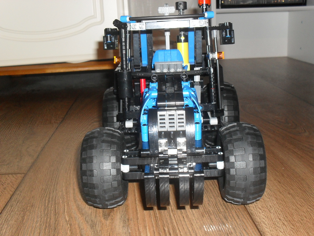 valtra_6800_003.jpg