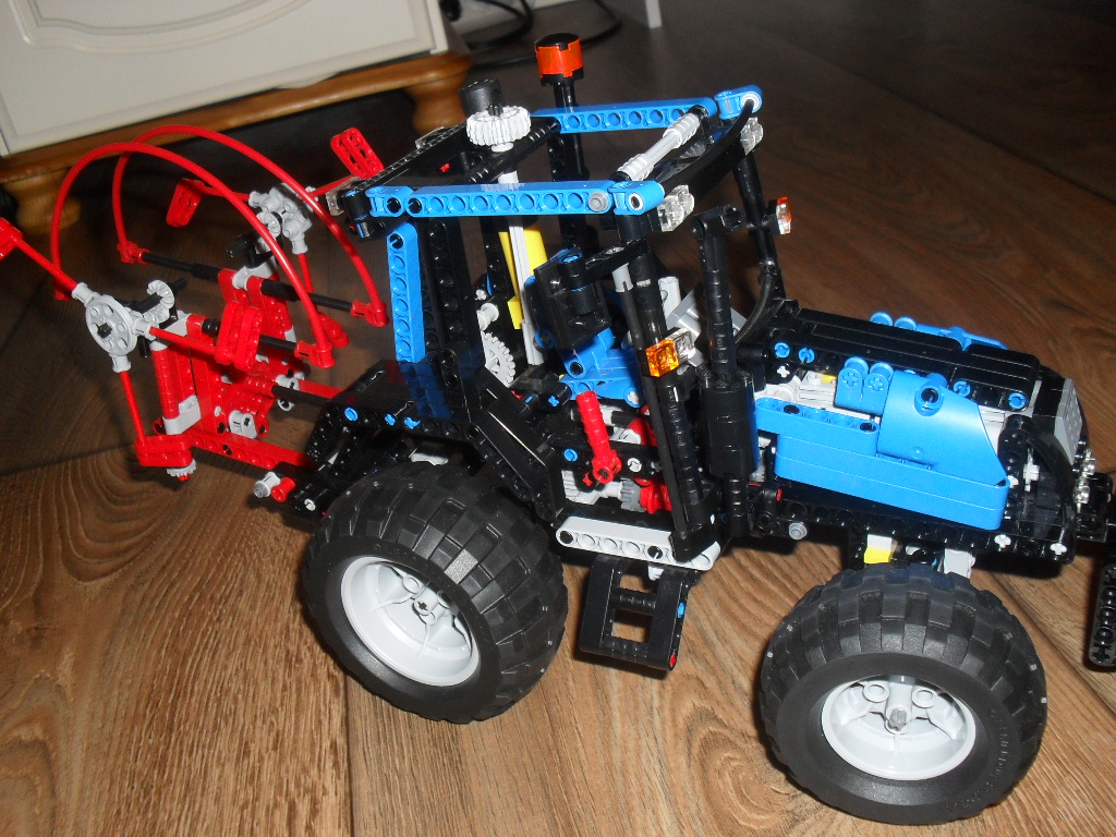 valtra_6800_007.jpg