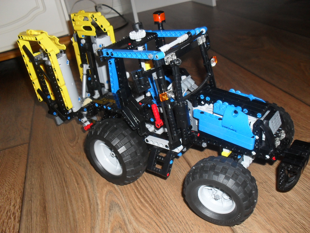 valtra_6800_010.jpg