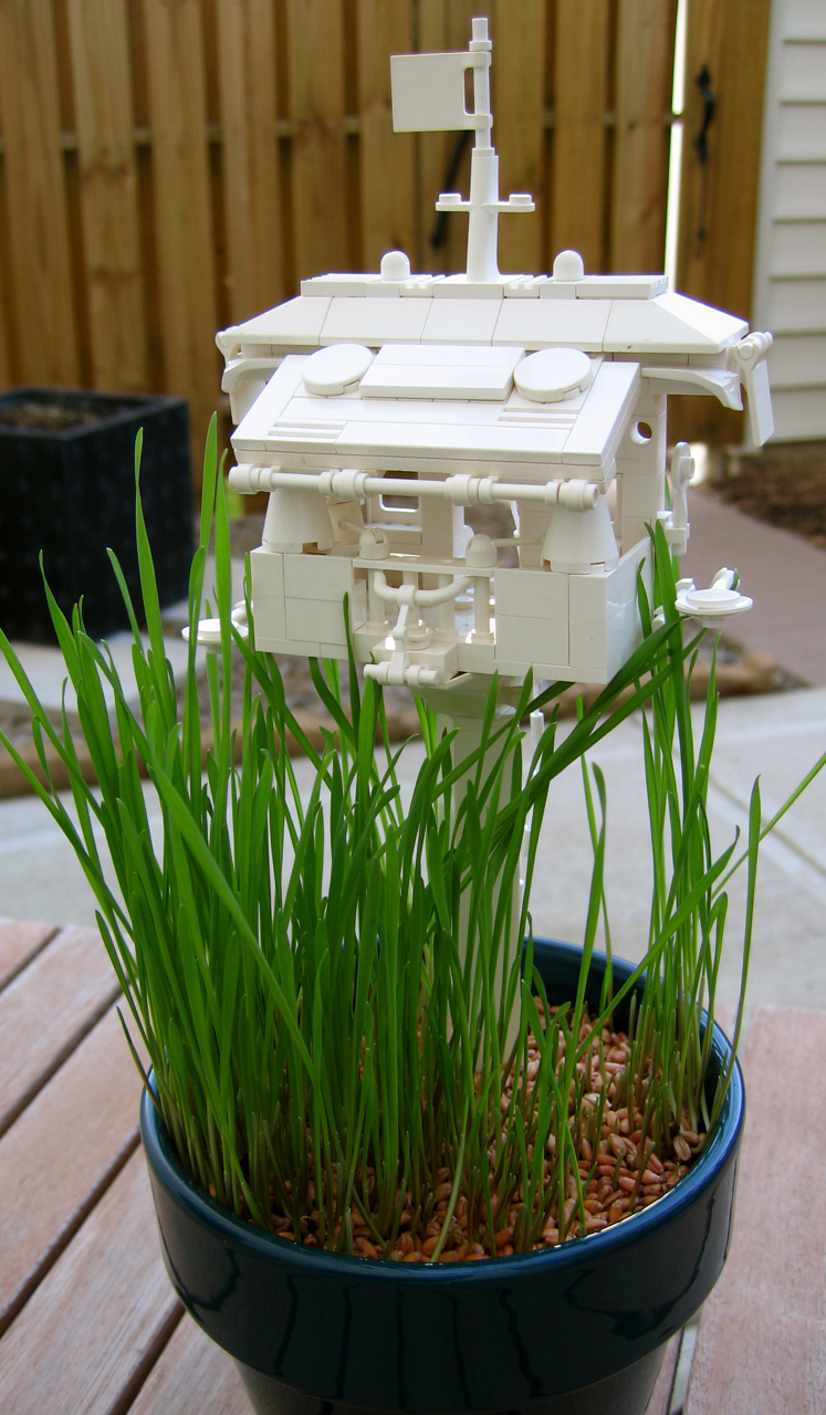 the_bob_blog_lego_grass_planter_9.jpg