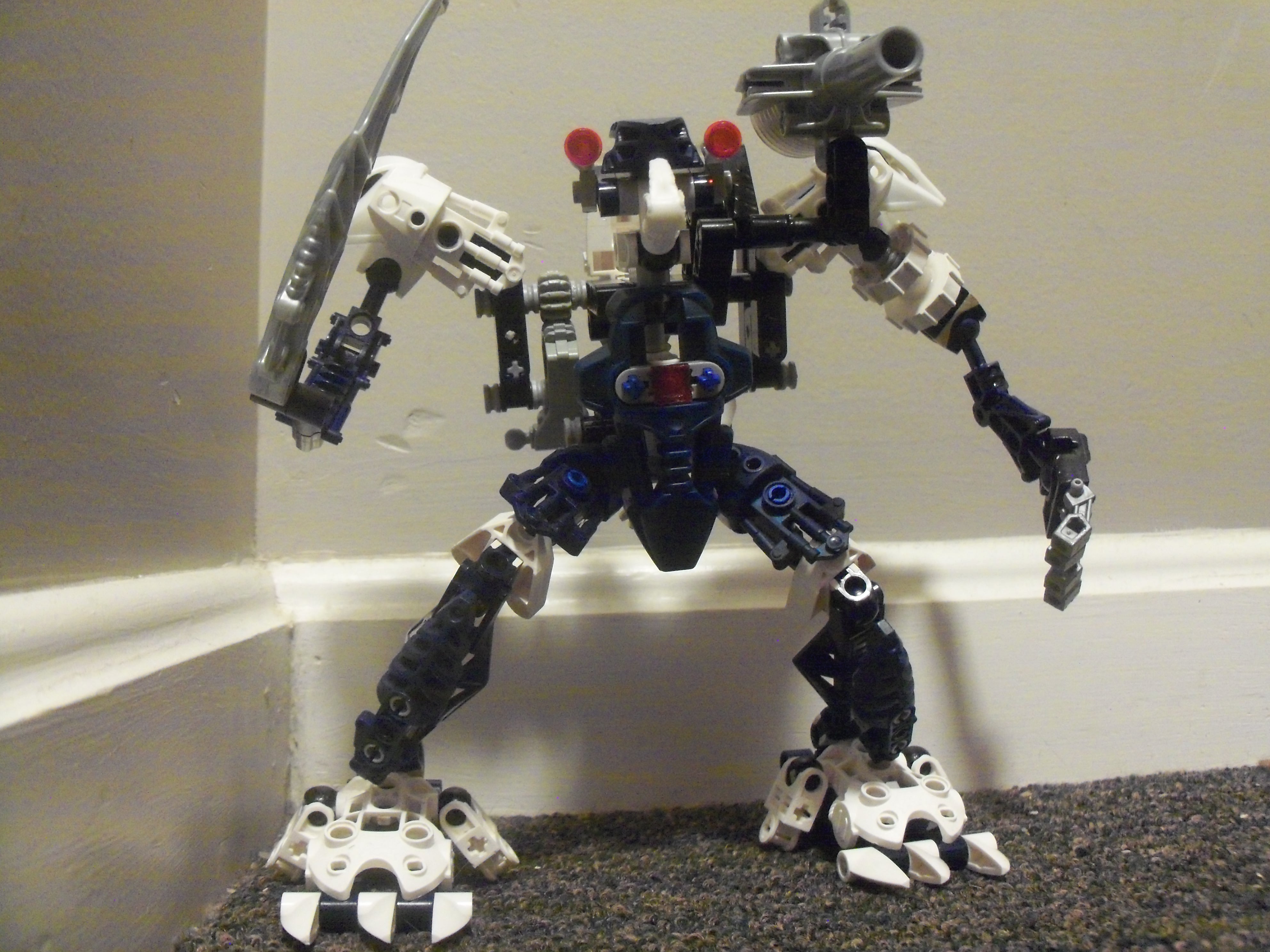 4steltiansoldierpose.jpg
