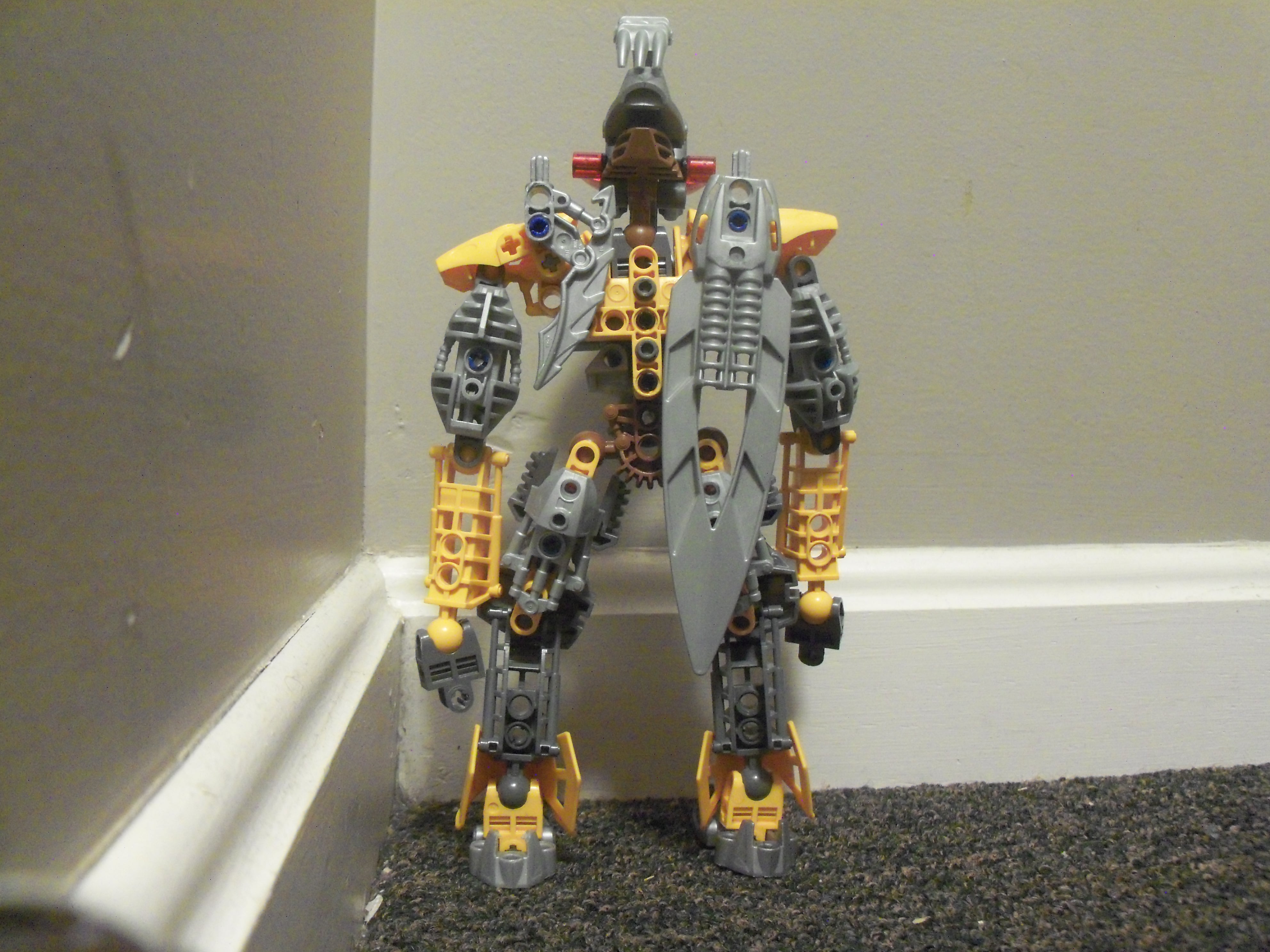 5yrentacommanderweaponsstowed.jpg