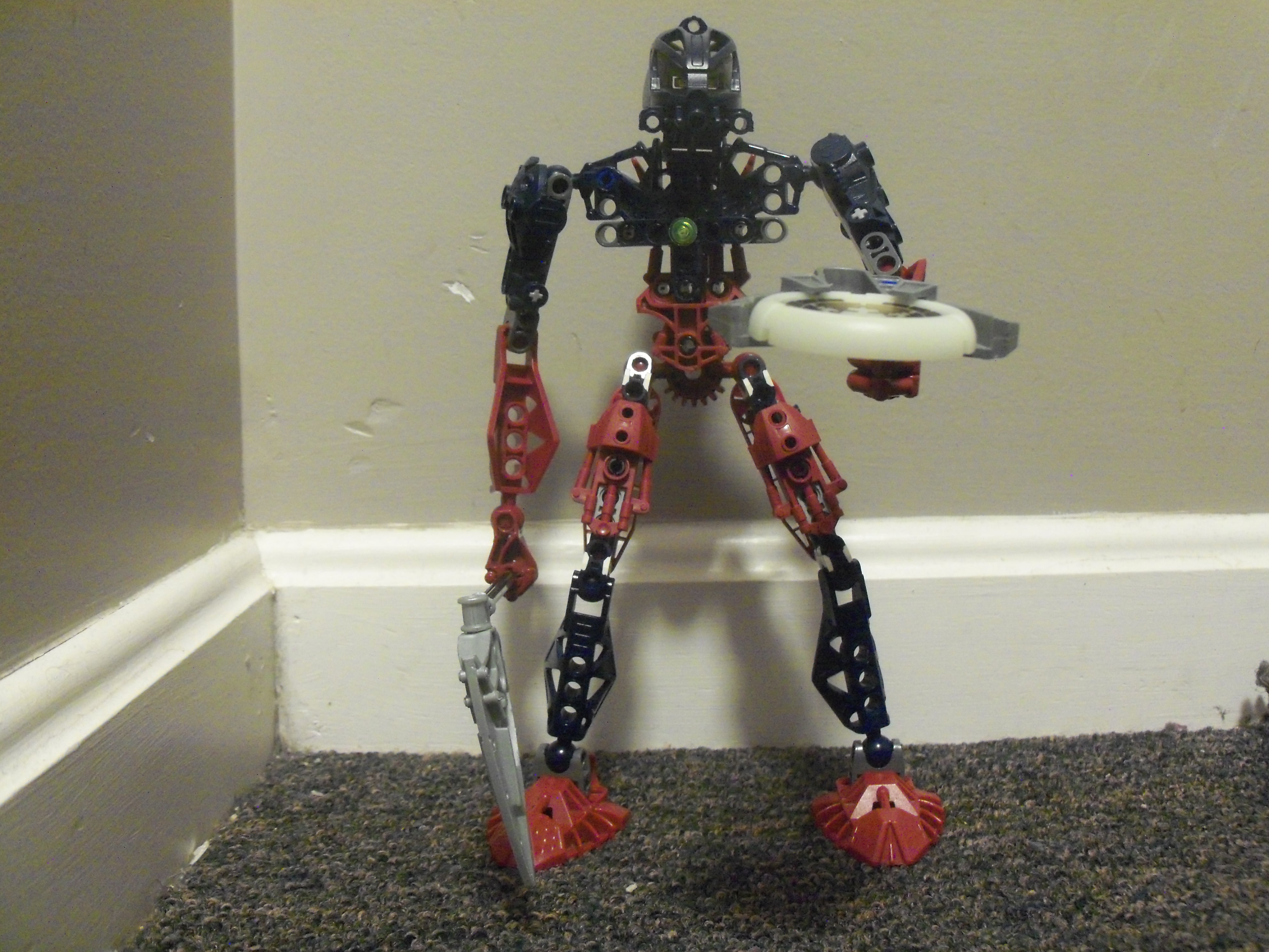 4yrentalieutenantlauncherpose.jpg
