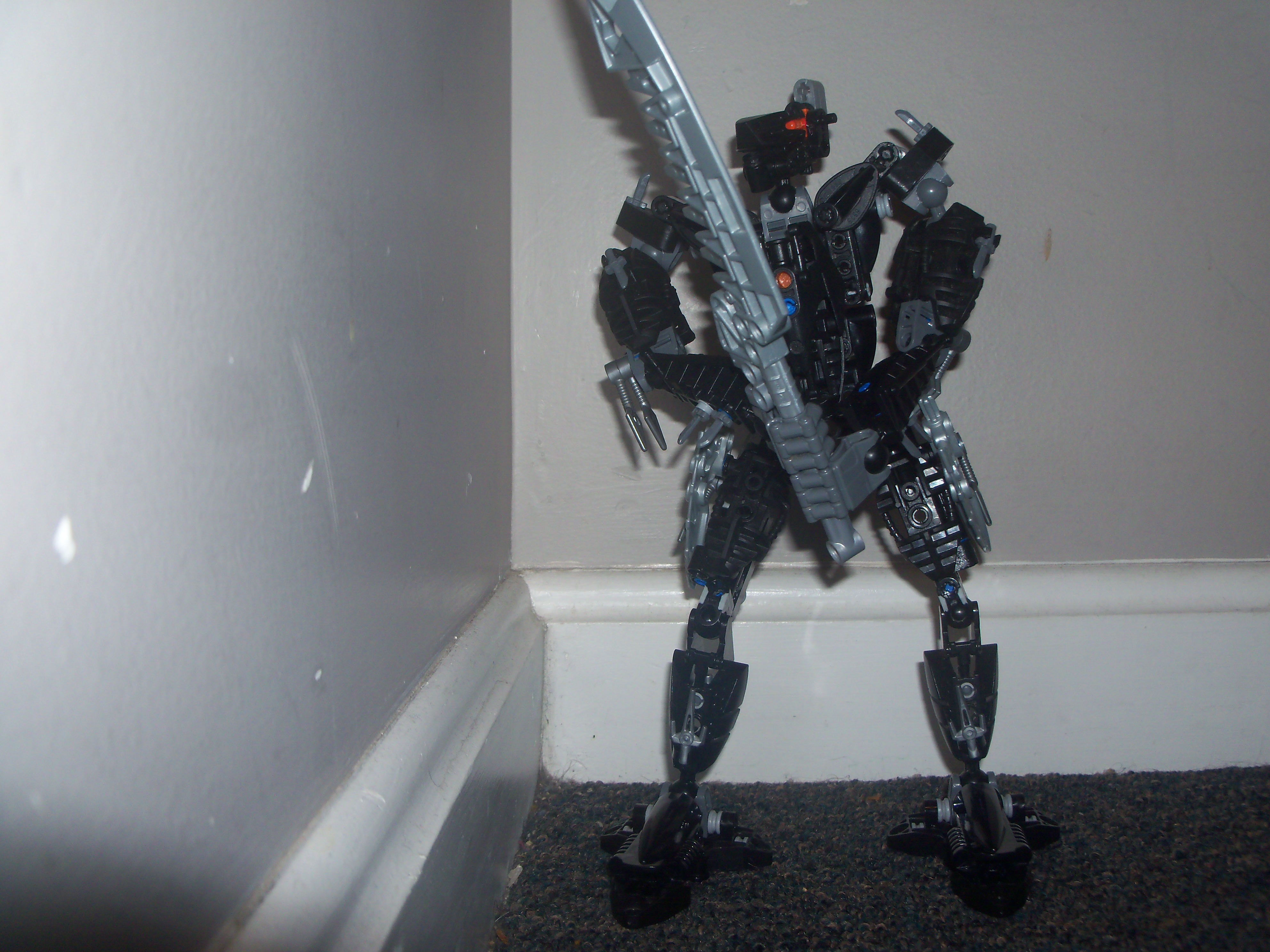 5darkhunterjutsuswordpose.jpg