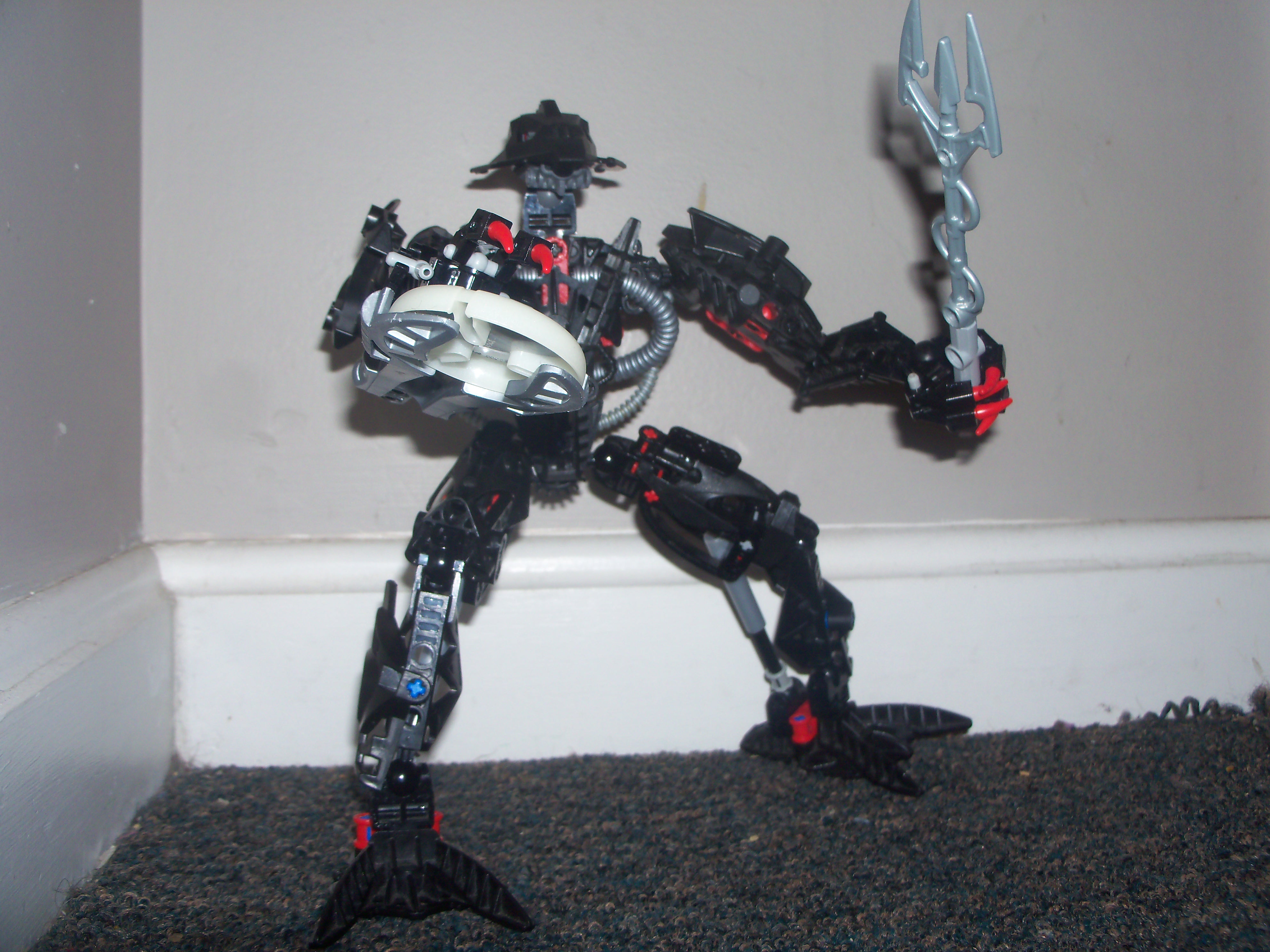 4darkhuntertehenpose.jpg
