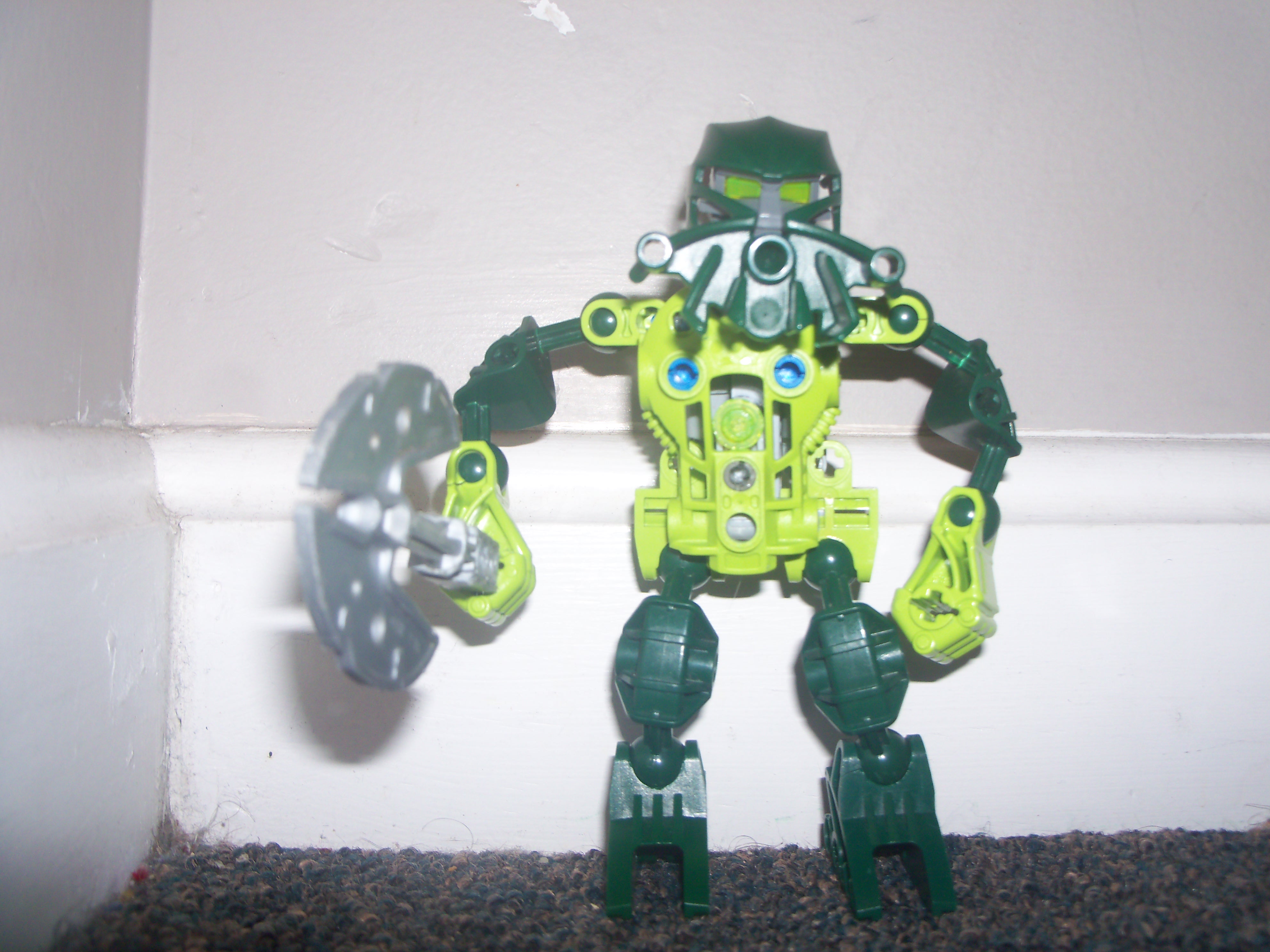 6matoranstuhicustomaxe.jpg