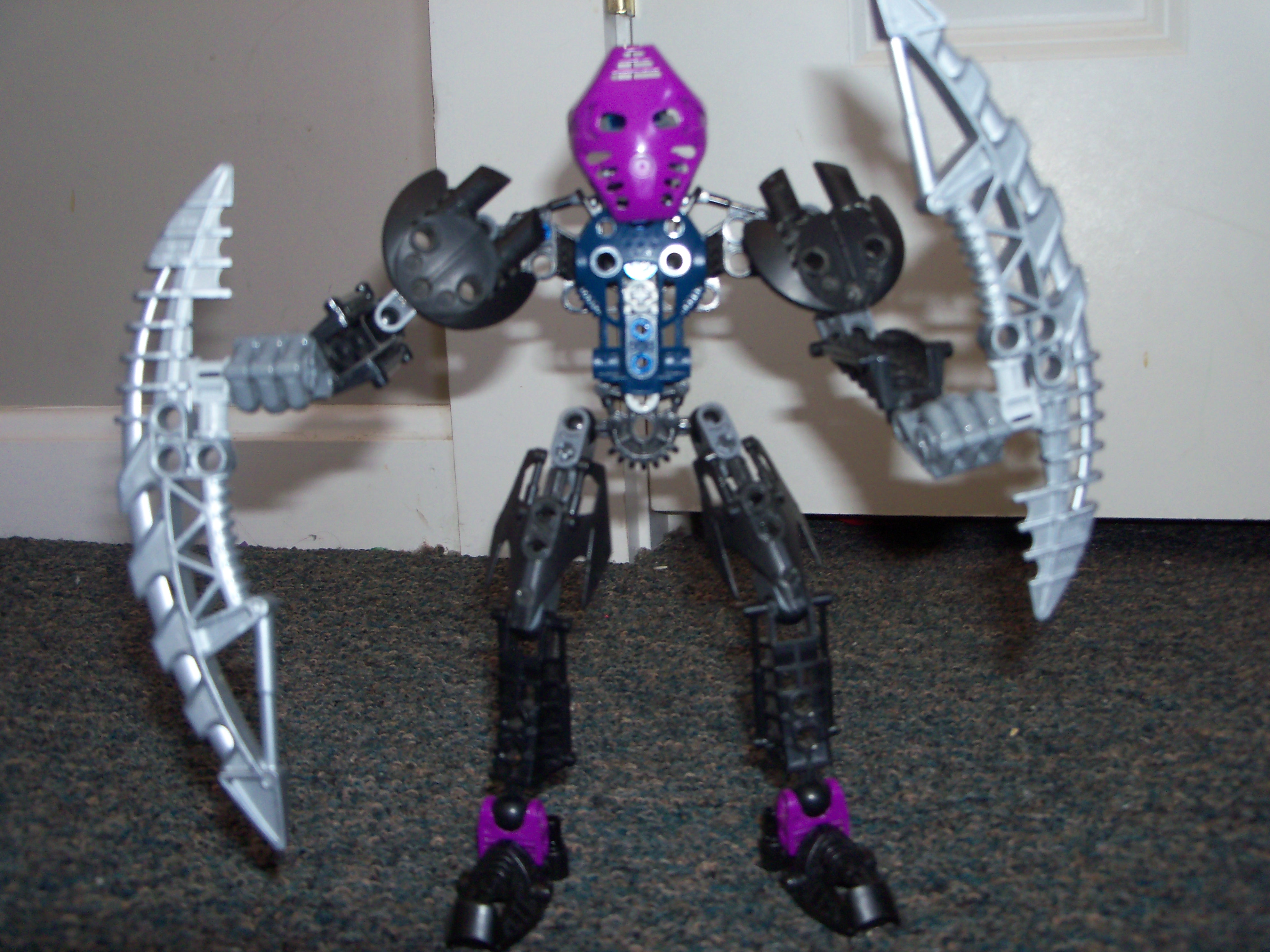 4toasiokpose.jpg