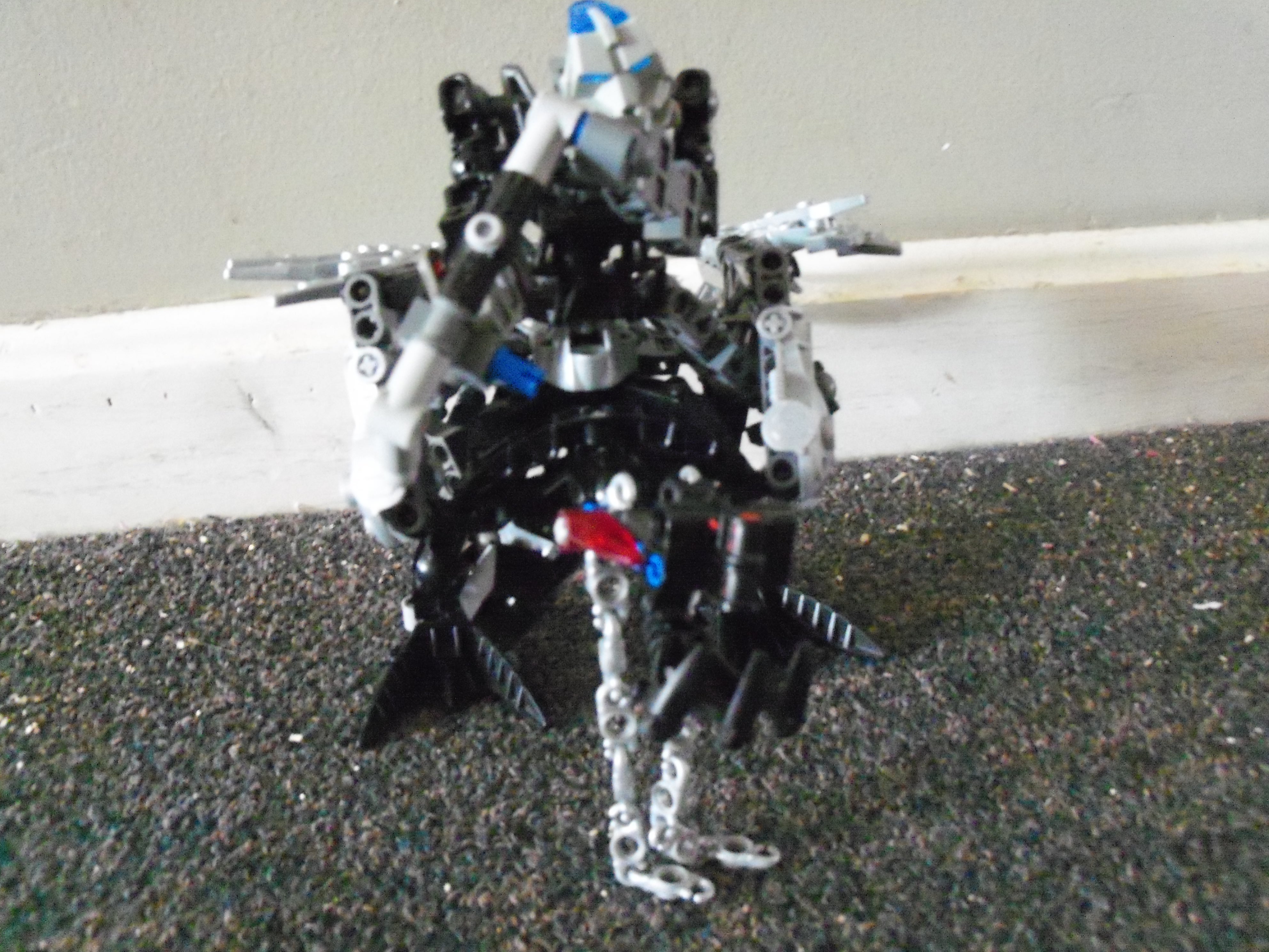 1garagdemonfront.jpg