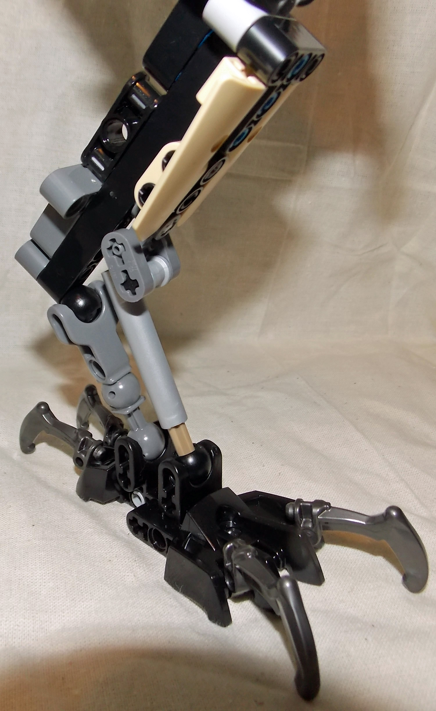 general_grievous_leg_mod_closeup.jpg